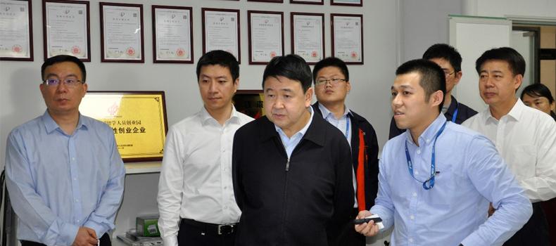 福建省人大常委會黨組副書記、副主任梁建勇一行調研捌斗新材